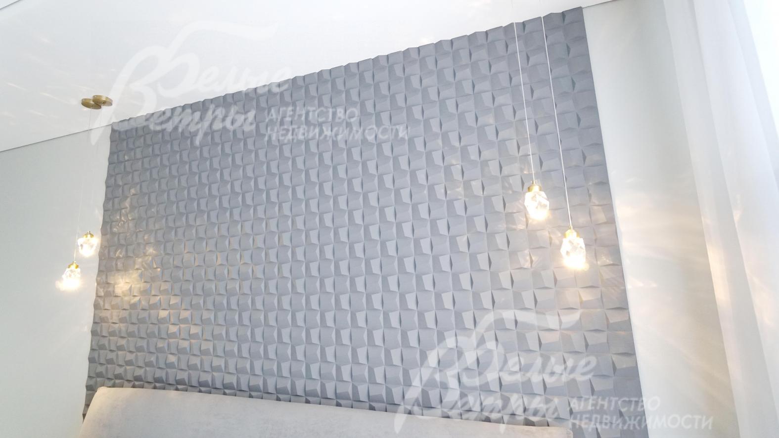 В отделке применены гипсовые 3D-панно