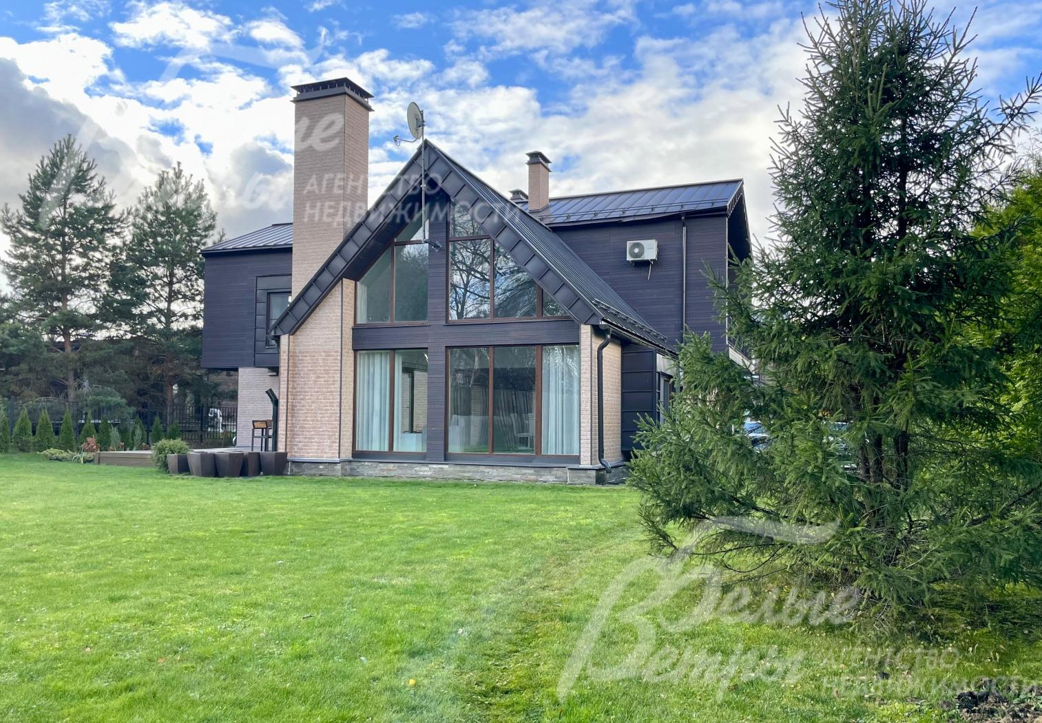 Дом 260 кв.м на участке 12 соток