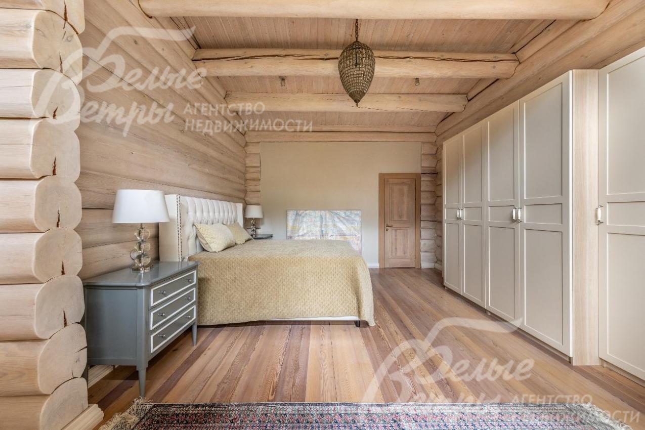 Мастер-спальня на 2-ом этаже