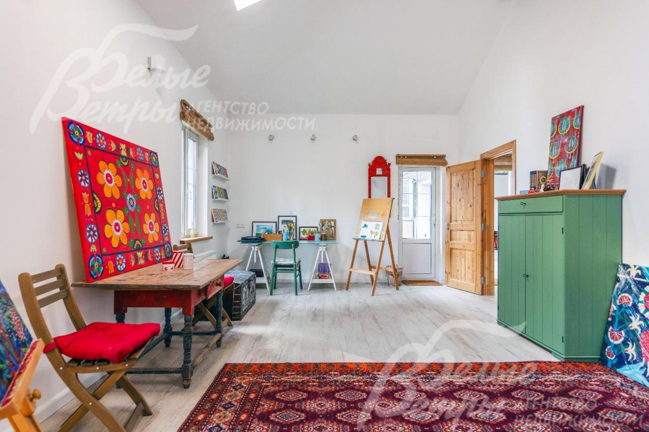 Гостиная-студия в гостевом доме