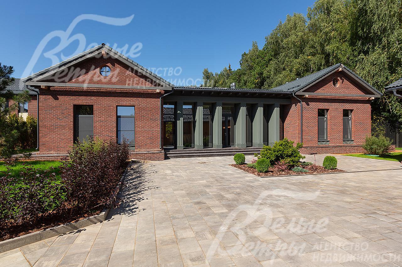 Авторский проект одноэтажного дома площадью 515 кв.м в обжитом коттеджном поселке премиум класса Графские пруды