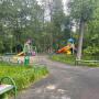 Детская игровая площадка в поселке.