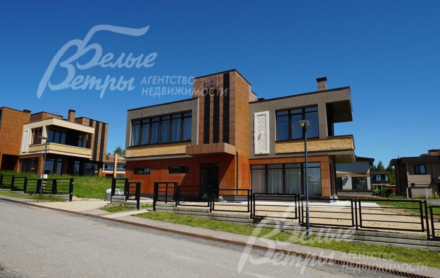 Дом с эксплуатируемой кровлей на участке 15 соток