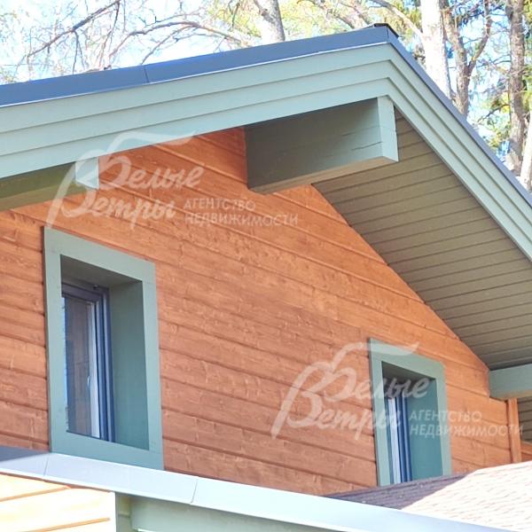 Фасад: клинкерный кирпич, деревянные панели (планкен), имитация клееного бруса