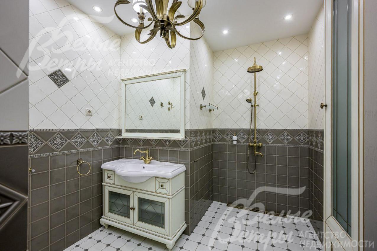 Санузел с душем в спальне