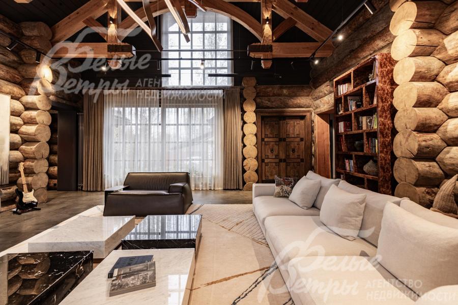 Трековое премиальное освещение SLV в гостиной