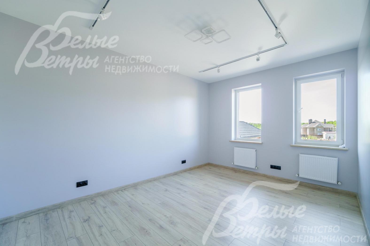 На полу ламинат