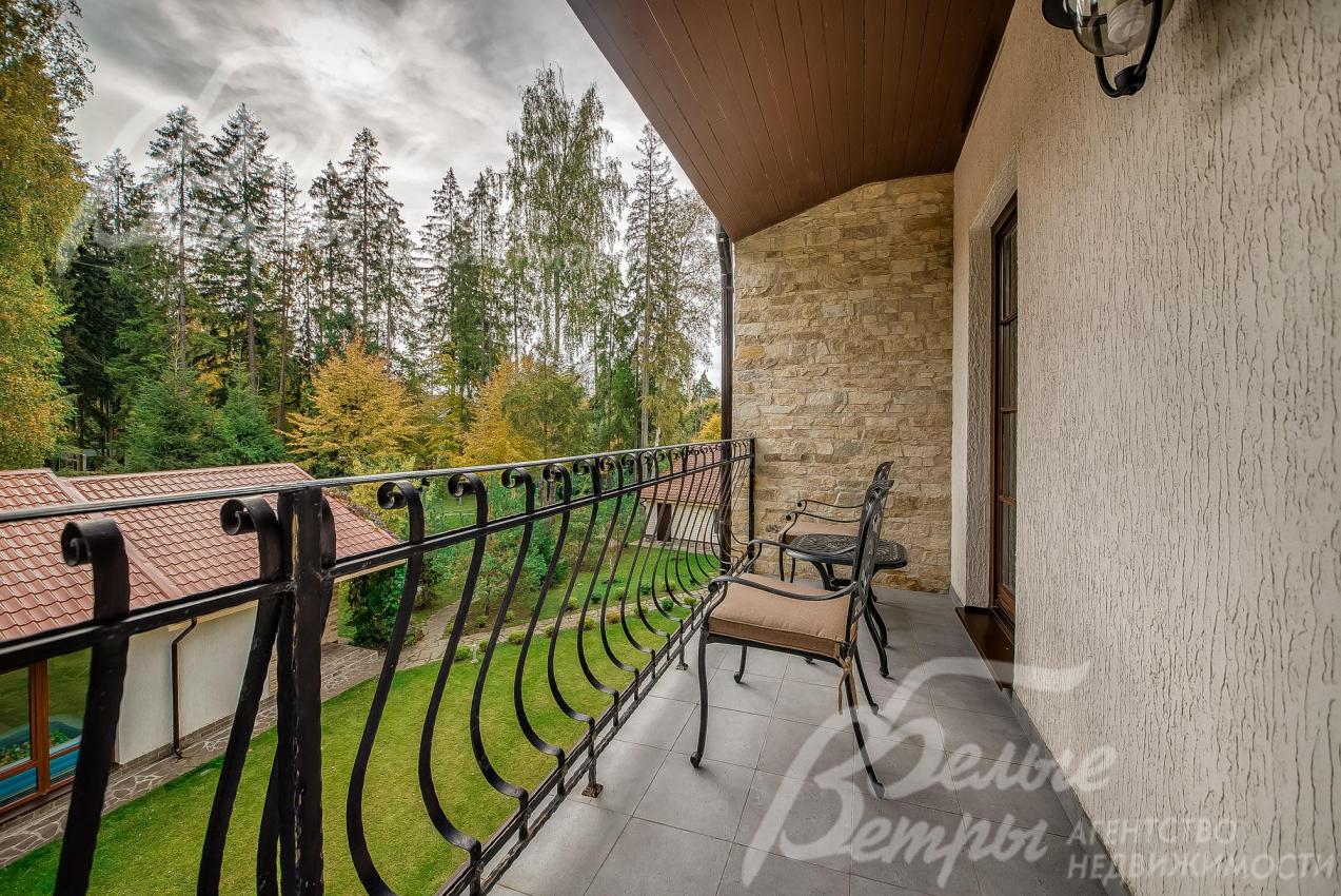 Балкон в спальне 2-го этажа