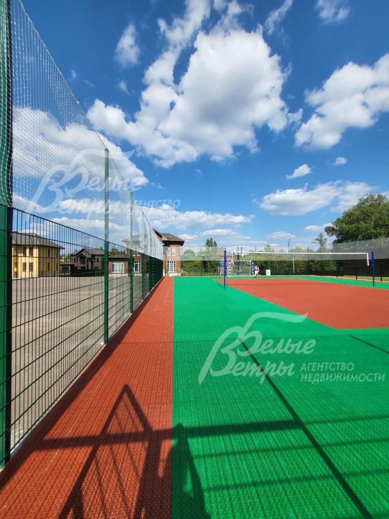 Мнофункциональная спортивная площадка в поселке Ильичевка