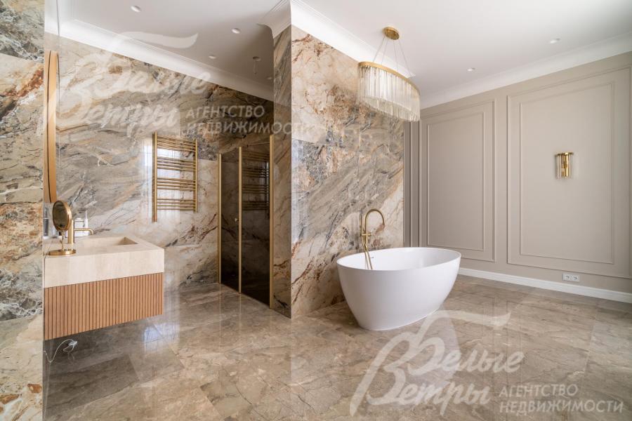 Санузел мастер-спальни 23 кв.м с ванной, душевой и выходом на балкон