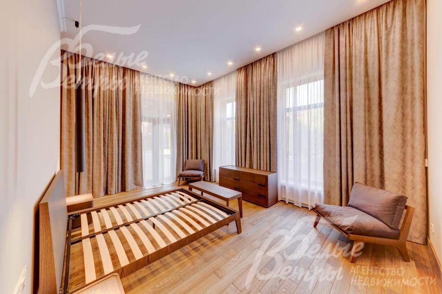 Мастер-спальня с выходом на террасу