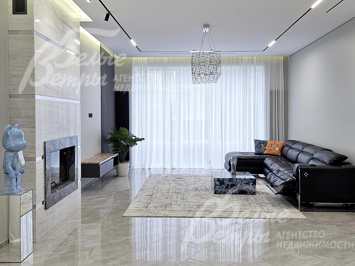 Зона гостиной. В доме выполнен дизайнерский ремонт под ключ