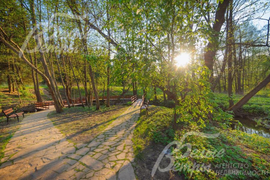 Зона отдыха у водоёма