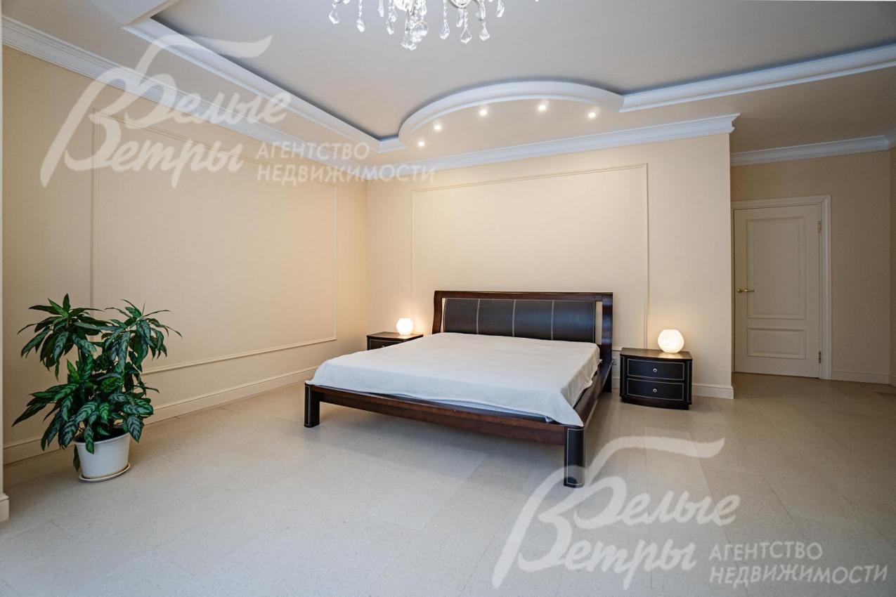 Импортная дорогая мебель - спальные гарнитуры из массива ценных пород дерева