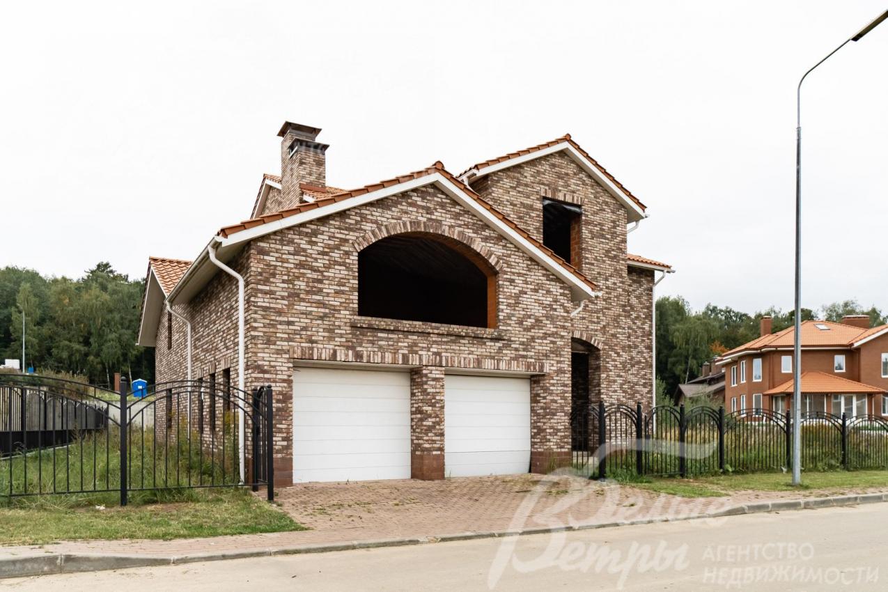 Просторный новый дом из премиальных материалов