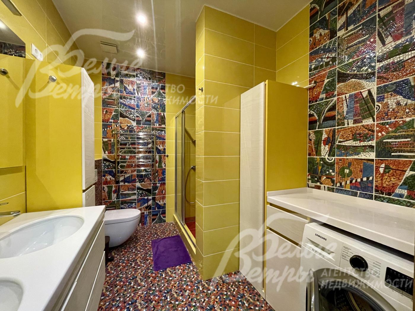 Санузел с душевой на 1-ом этаже