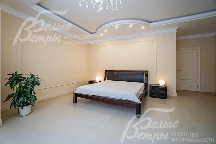 Импортная дорогая мебель - спальные гарнитуры из массива ценных пород дерева