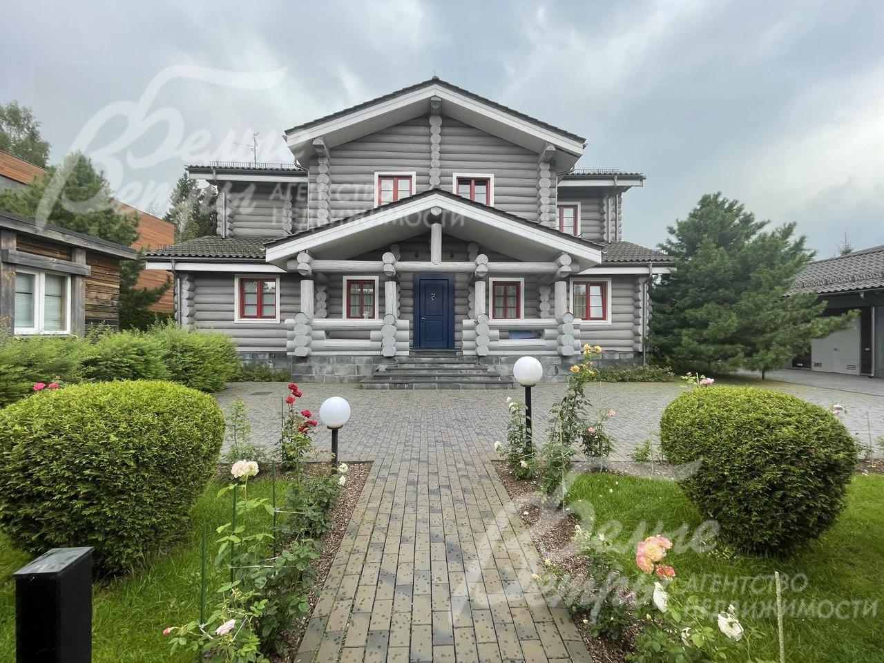 Дом по авторскому проекту на участке 24 сотки с ландшафтом.