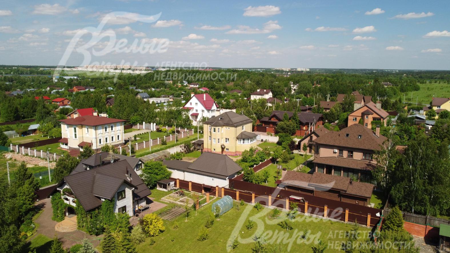 Участок 45 сот обжитой коттеджной застройке