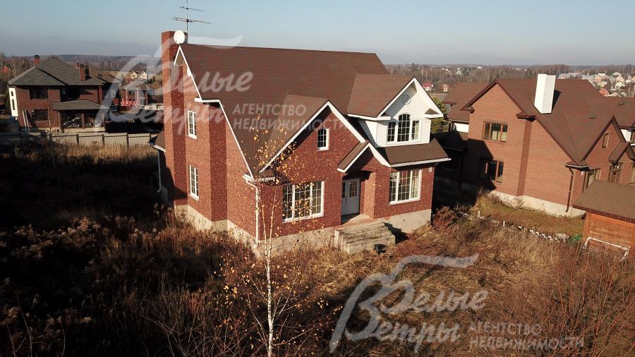 Облицован клинкерным немецким кирпичем