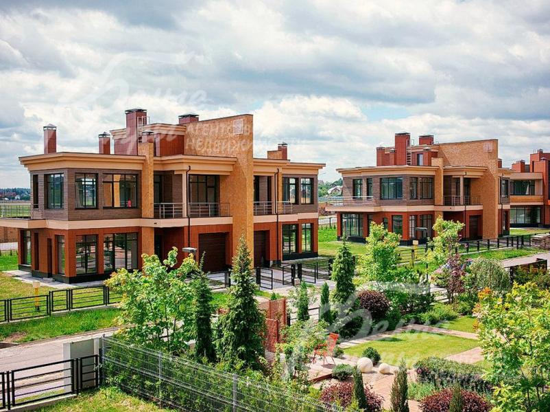 Территория коттеджного поселка находится под охраной