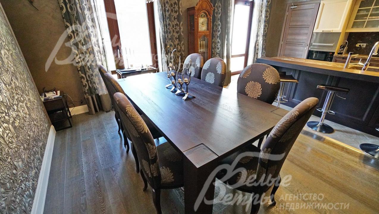 Стол массив красного дерева