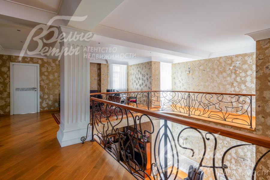 Холл-галерея второго этажа