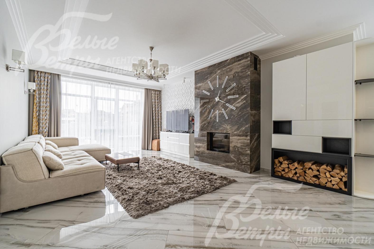 Гостиная с камином