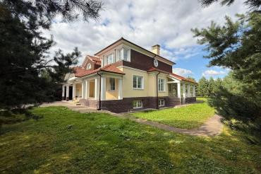 Дом, Величъ (д. Супонево ), 513&nbsp;кв.м