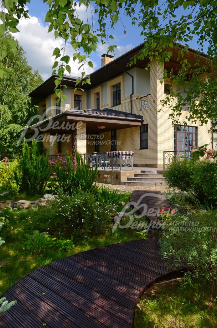 Здесь объединены не только дома и ландшафт: поселок стал центром загородной дачной жизни сообщества молодых, успешных людей