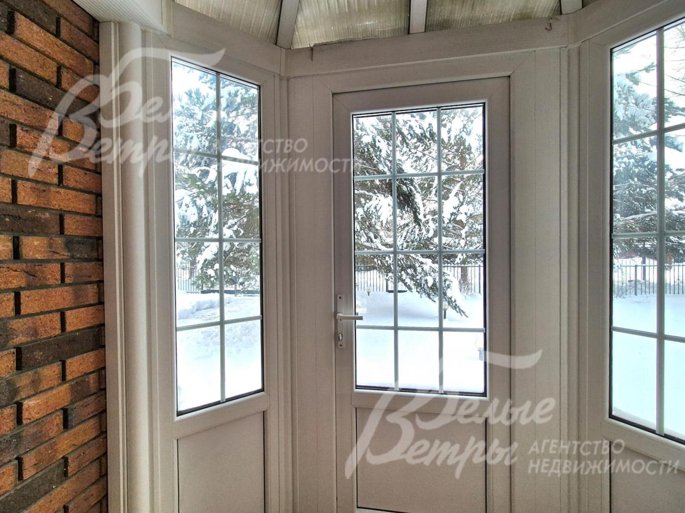 Тамбур с живописным видом