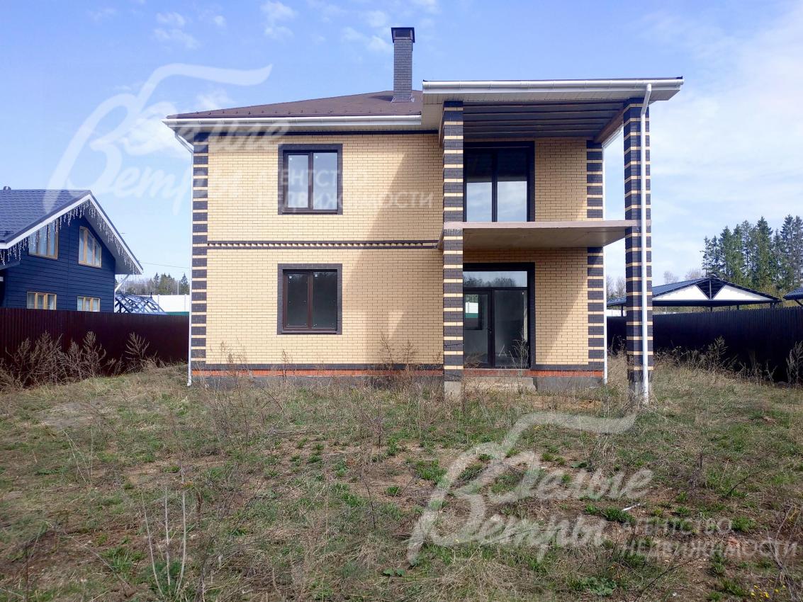 Участок находится на 3-й линии коттеджного посёлка, до леса - 100 м