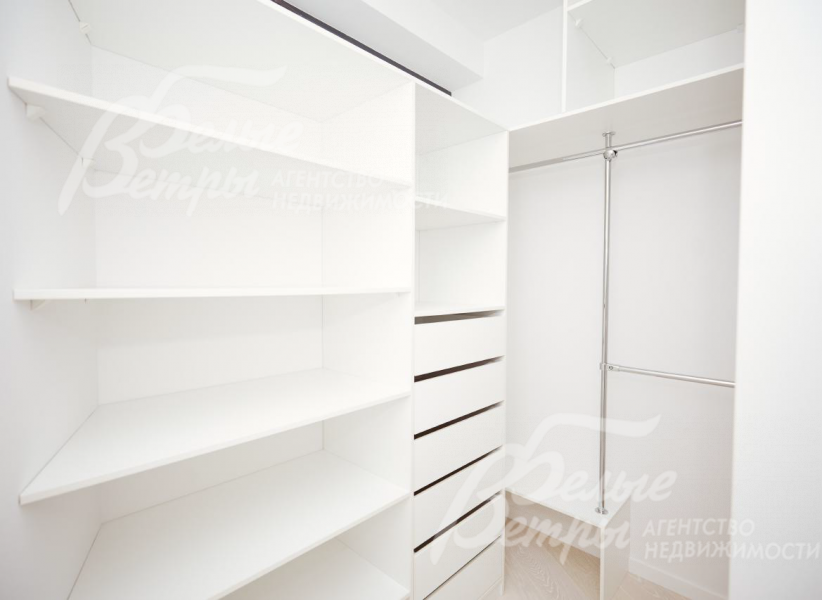 Гардеробная в Мастер-спальне