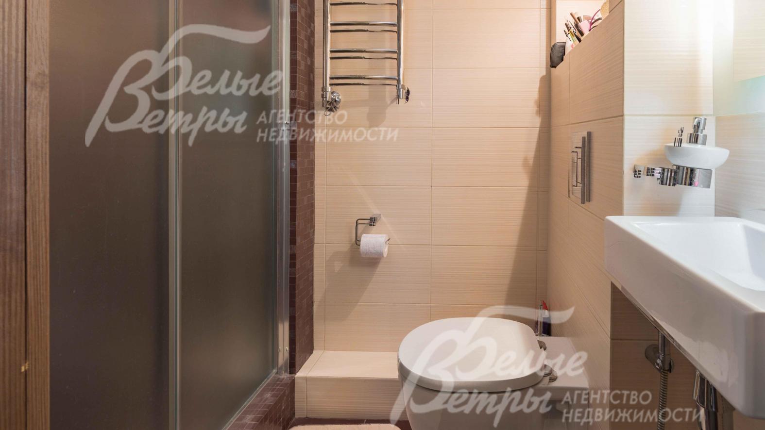 Санузел 3 кв.м с душевой на первом этаже