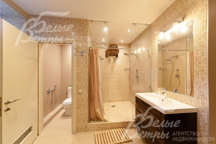 Душевая с обливным ведром при сауне