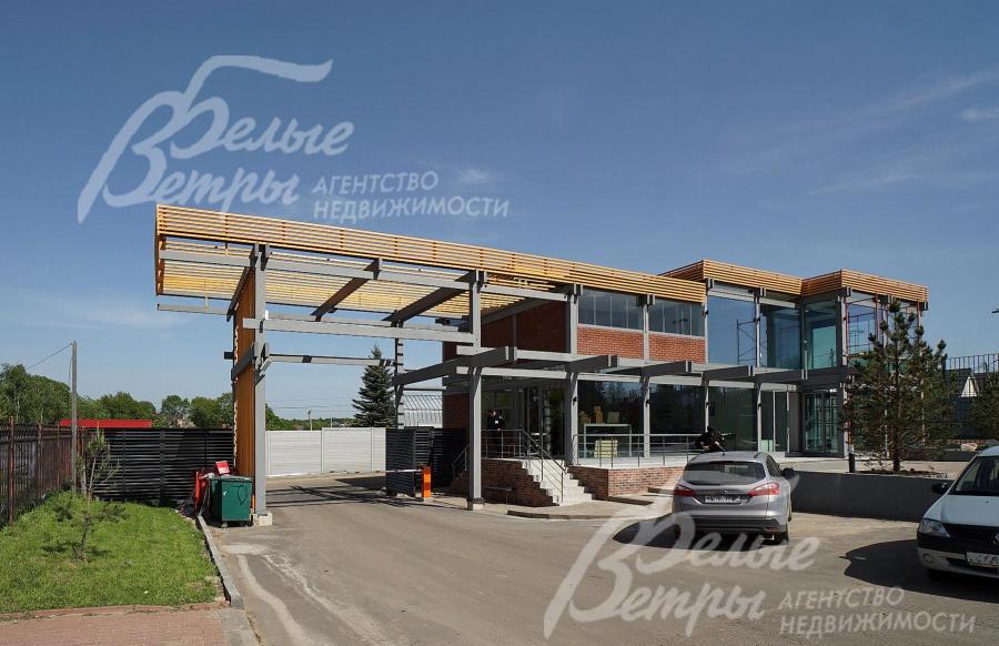 Стоянка и административное здание в поселке Валуевская Слобода