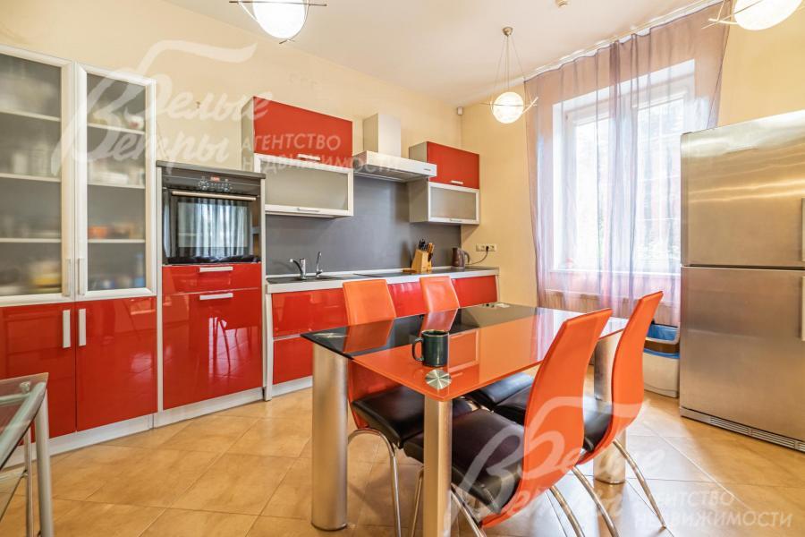 Пол кухни - гранит с водяным обогревом