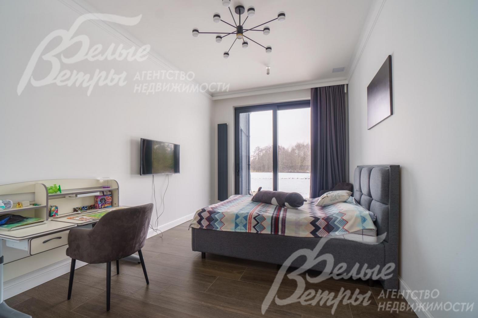 Еще одна из детских спален 17 кв.м, также с выходом к озеру