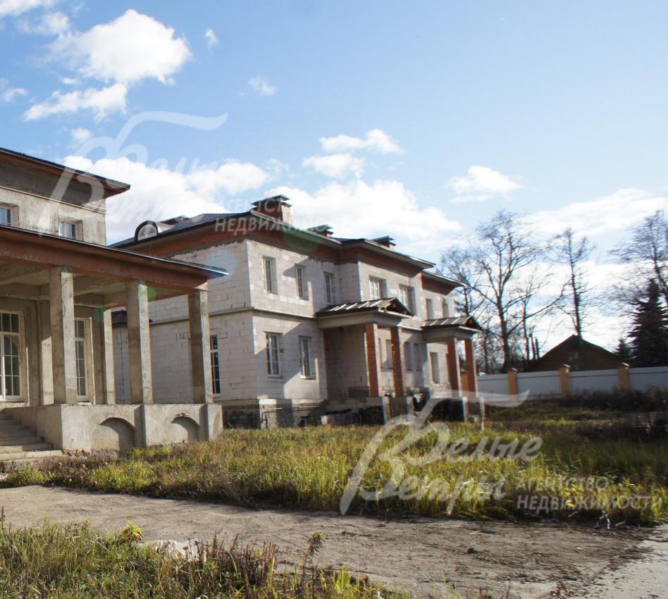 Дуплекс 422кв.м на 6 сотках без отделки фасада