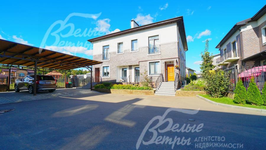 На участке организовано саморегулирующее освещение в зависимости от времени суток