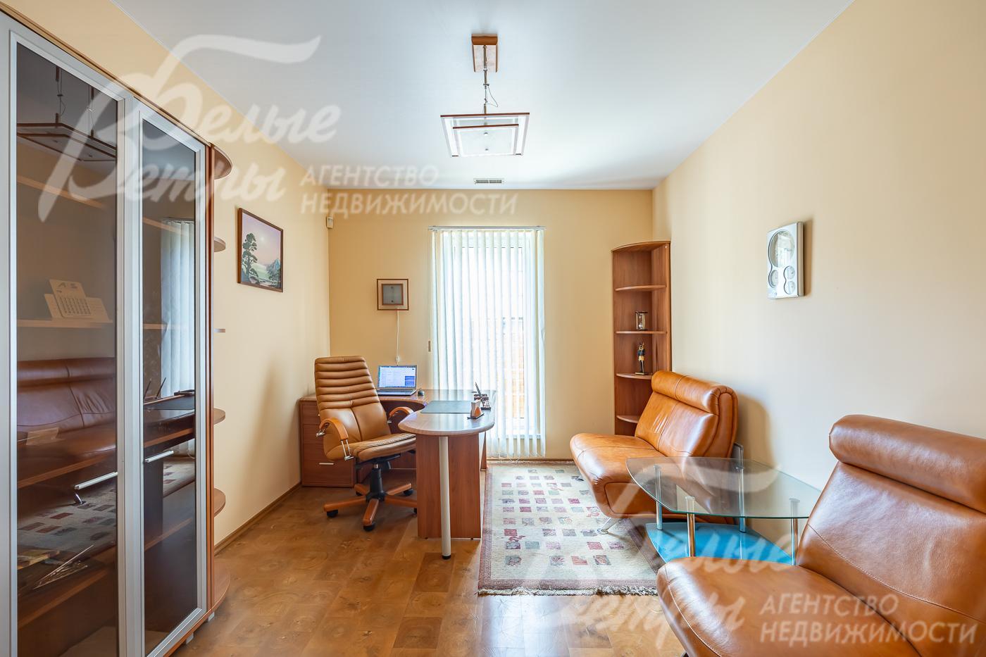 Кабинет на 1-ом этаже