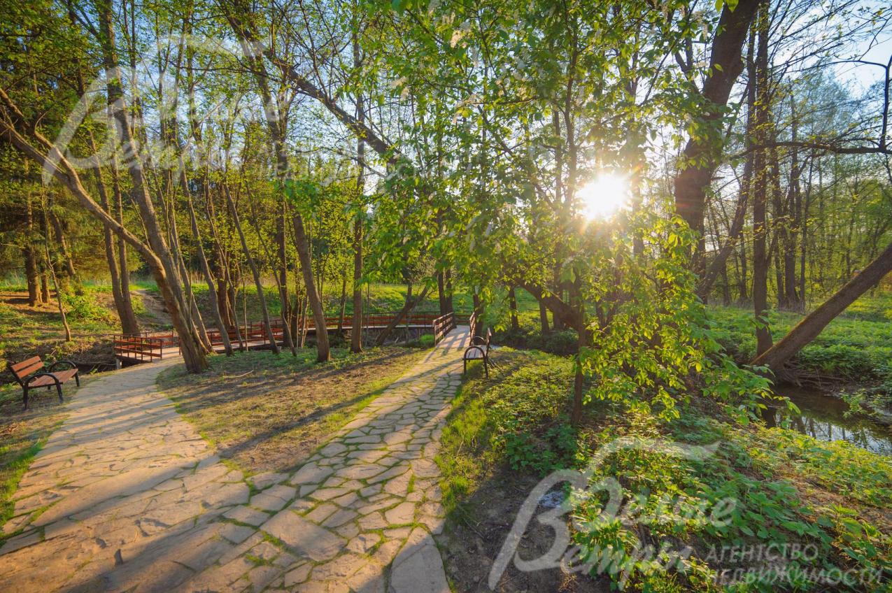 Зона отдыха у водоёма