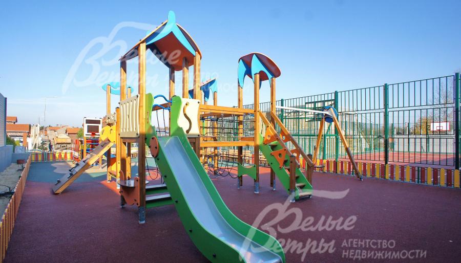 Детская площадка в КП Валуевская Слобода