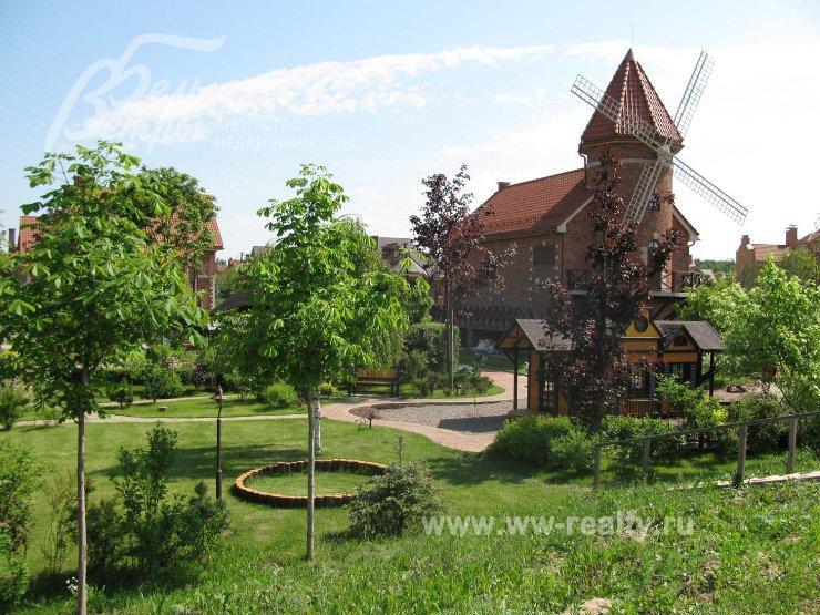 Даже технические строения в поселке выполнены в  едином стиле старинного бельгийского пригорода