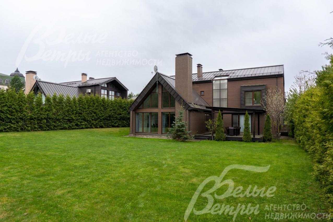 Дом 257 кв.м на уютном участке 11 соток.