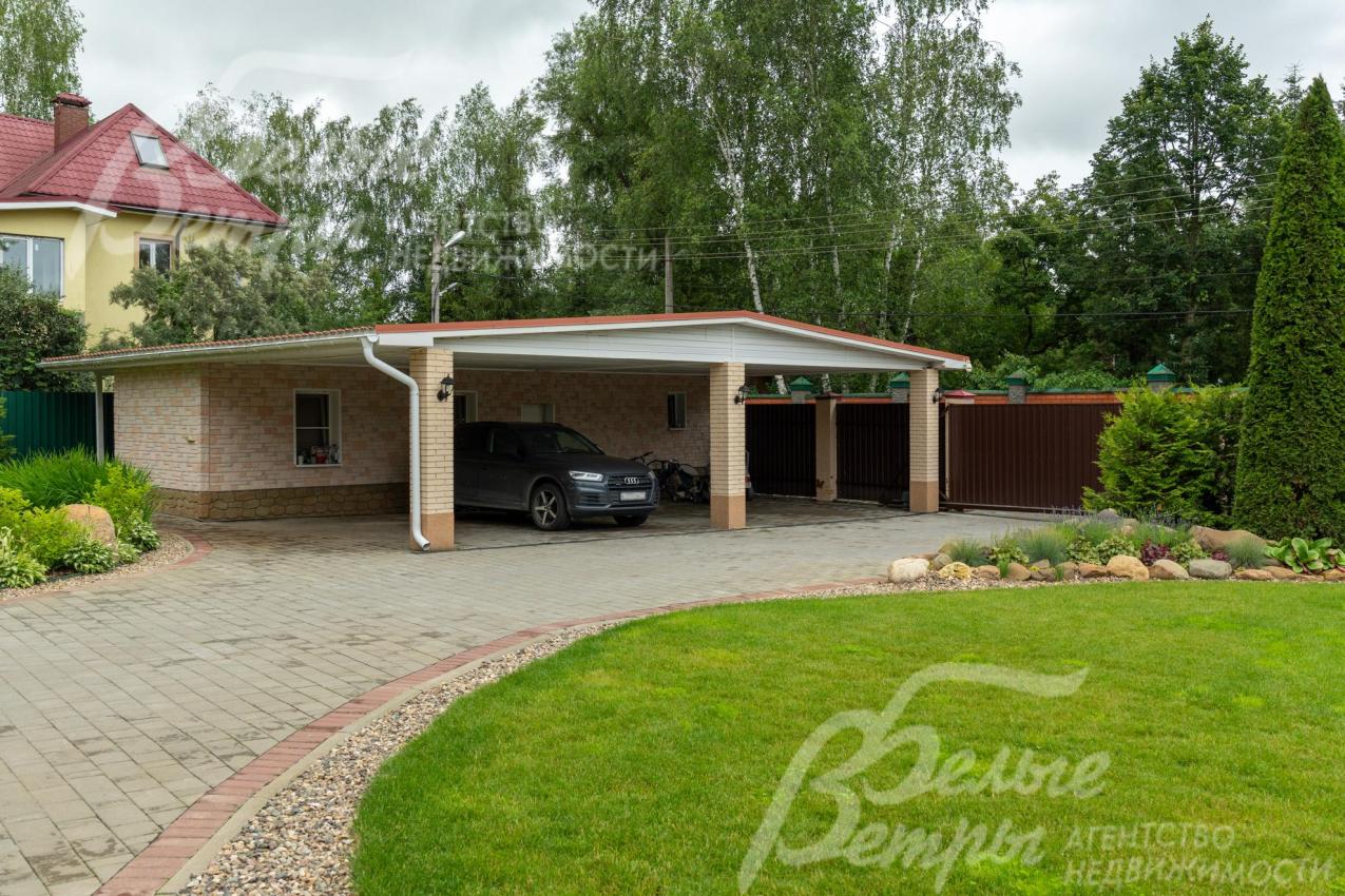 Навес для 4х автомобилей и одноэтажная квартира для персонала