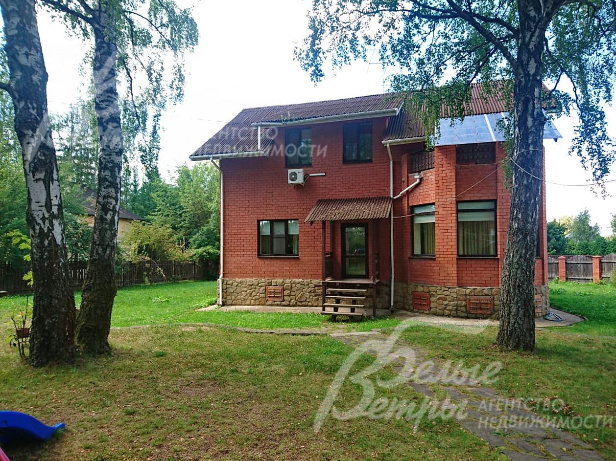 Дом на ухоженном участке 11 соток.