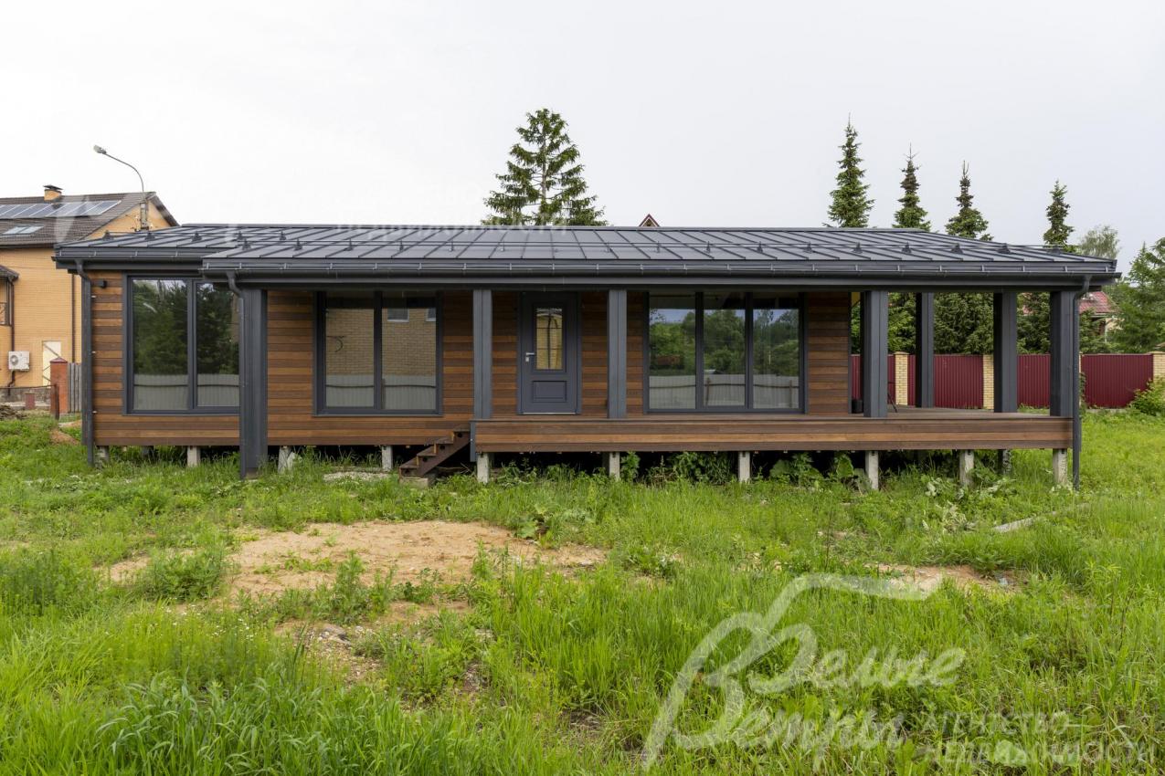 Фундамент - 64 железобетонных сваи, брусовой ростверк (ангарская лиственница)