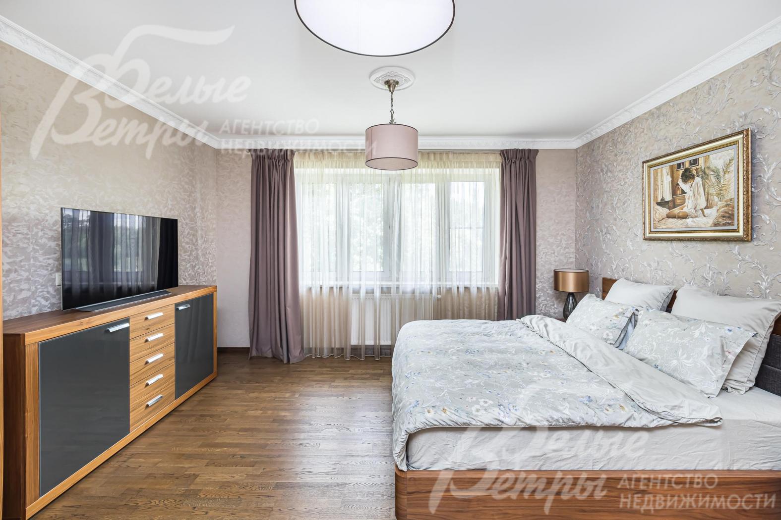 Спальня 17 кв.м на 2-ом этаже.