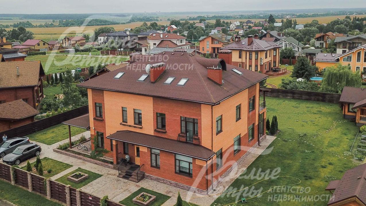 Кирпичный дом в аренду на участке 25 соток в охраняемом коттеджном поселке Никольские озера